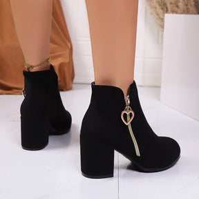 Plus-size Fashionable Side Zipper Boots