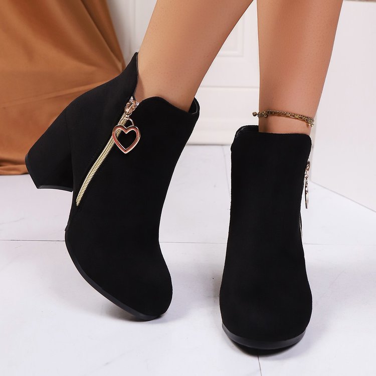 Plus-size Fashionable Side Zipper Boots