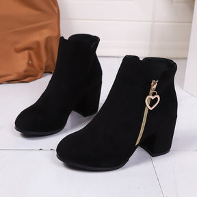 Plus-size Fashionable Side Zipper Boots